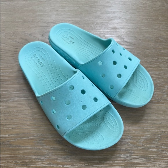 Crocs iconic comfort women’s aqua teal color rubber slides sandals shoes size 9 - Picture 1 of 5